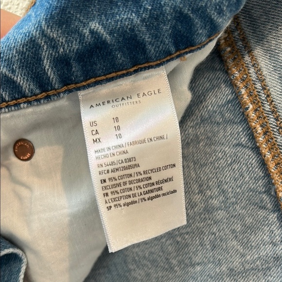 American Eagle 90’s Boyfriend Denim Short - Picture 6 of 12